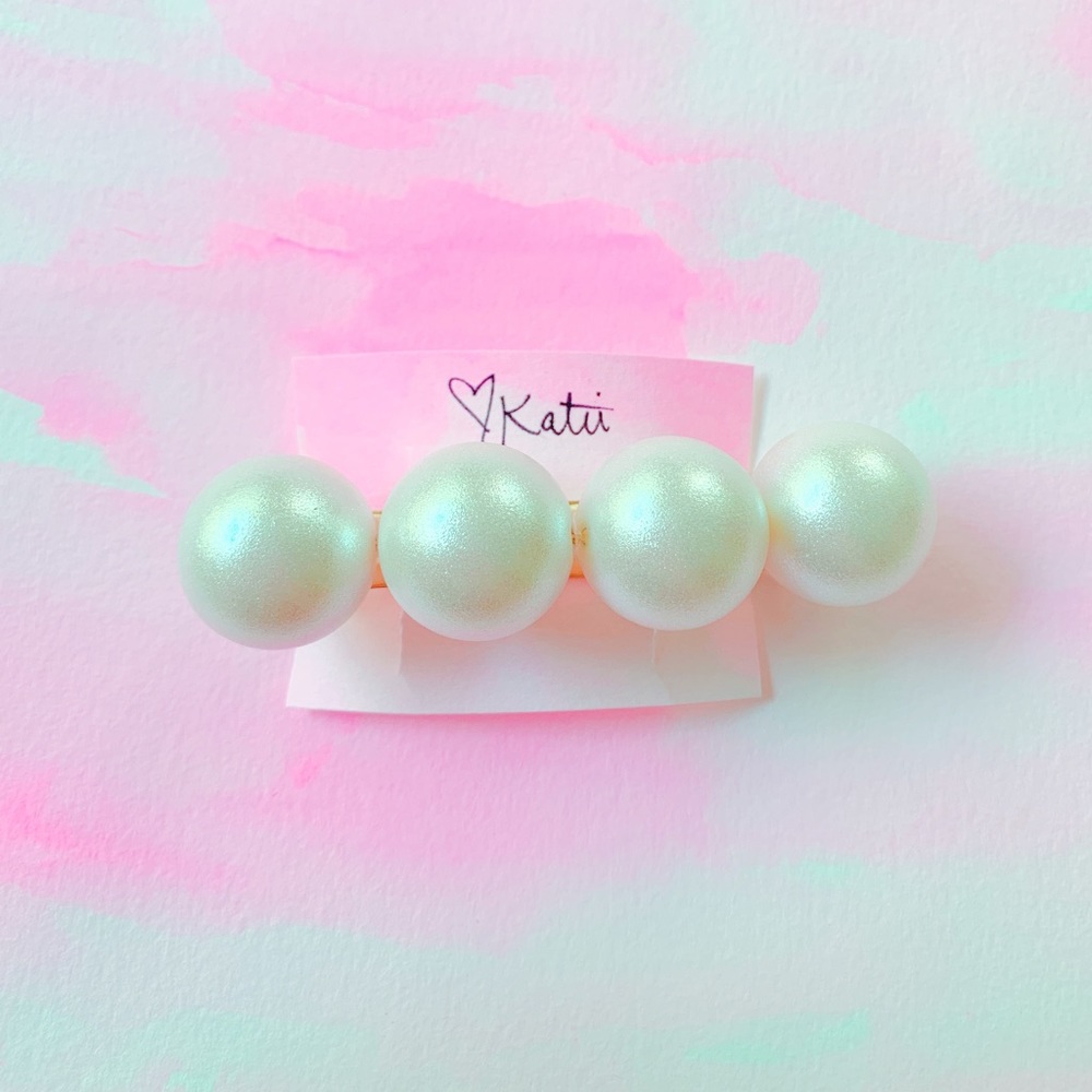 Huge Pearl Hair Accessory